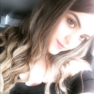 Meet your Posher, Alejandra